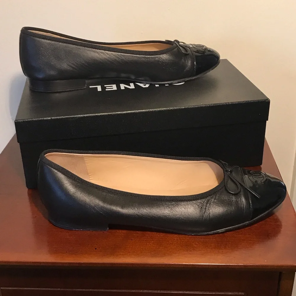 Chanel Black Leather w patent leather toe Ballet Flats size 38 EUC - Picture 6 of 13
